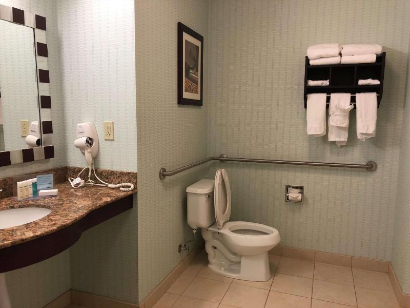 King Room with Accessible Tub - Mobility and Hearing Access/Non-Smoking image 2