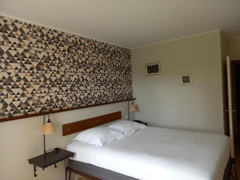 Standard Double or Twin Room image 4
