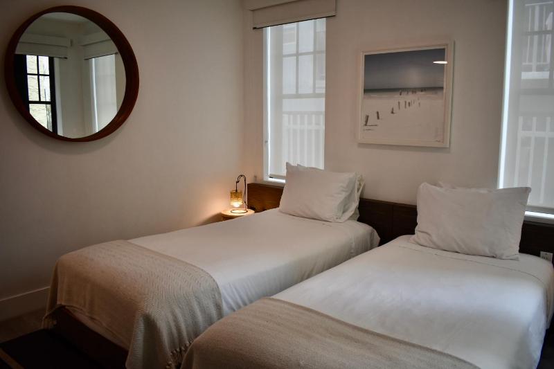 Twin Room image 2