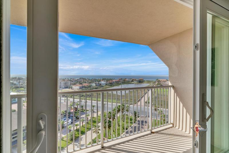 Bahia Mar-Solare Tower Beachfront Resort with Two Pools - image 17