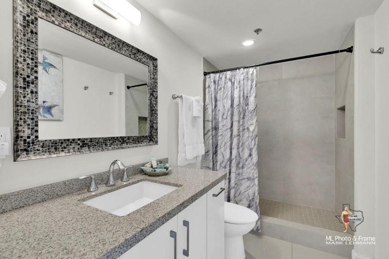 Bahia Mar-Solare Tower Beachfront Resort with Two Pools - image 24