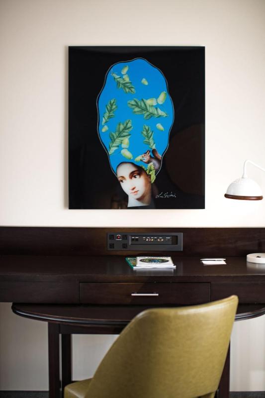 King Room image 2