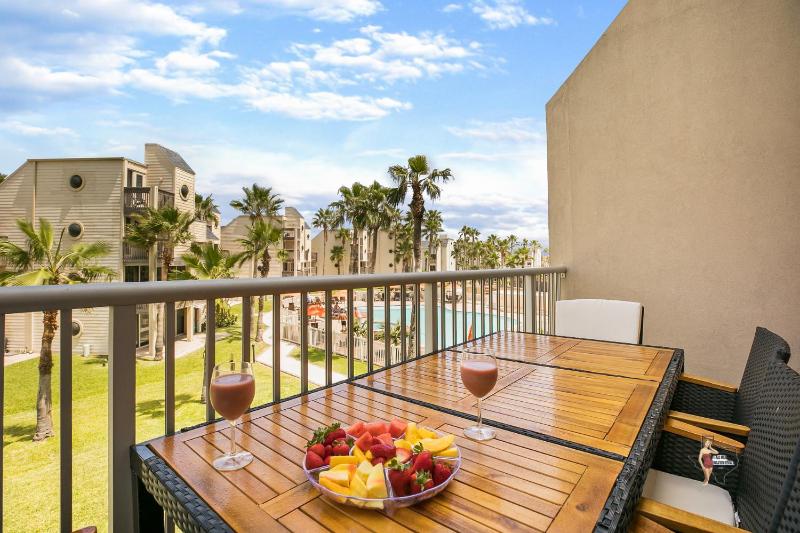 Bahia Mar-Solare Tower Beachfront Resort with Two Pools - image 34