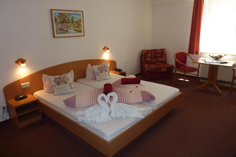 One-Bedroom Apartment (3 Adults) image 2