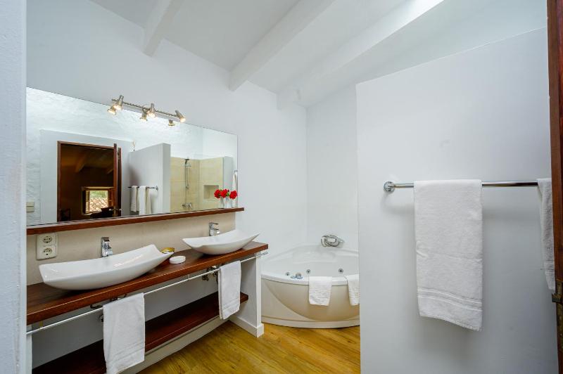 Deluxe Junior Suite image 2