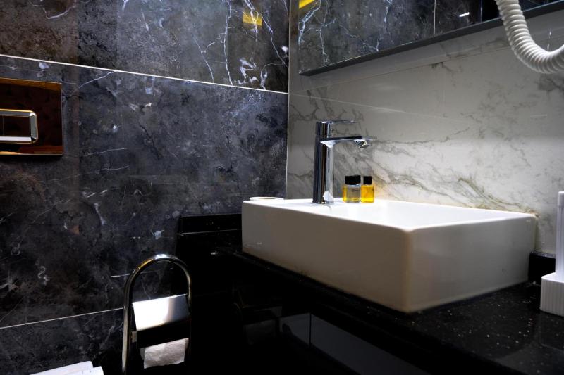 Golden Stoneluxe İstanbul Hotel - image 11