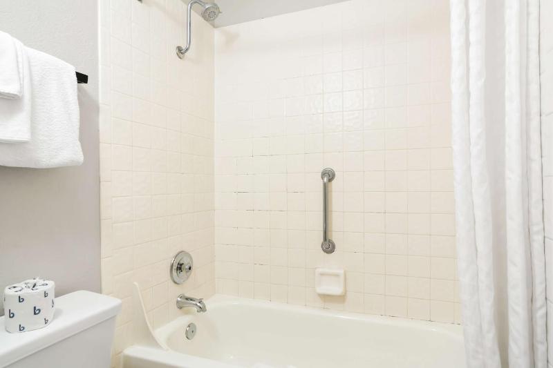 Double Room with Two Double Beds - Non-Smoking image 2