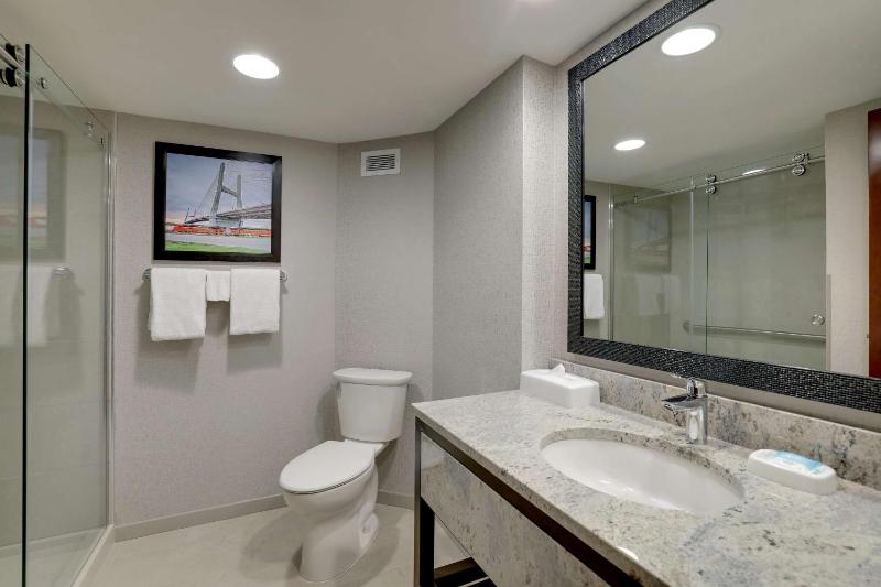 Superior King Room image 2