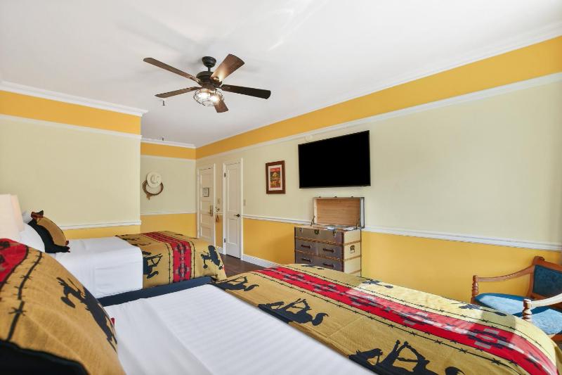Quadruple Room image 1