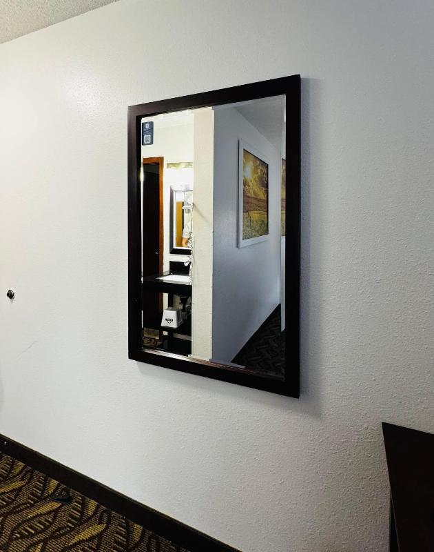 King Room - Non-Smoking image 3