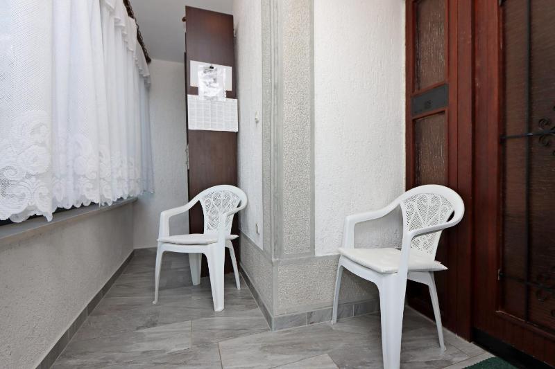 Two-Bedroom Apartment with Balcony and Sea View image 3
