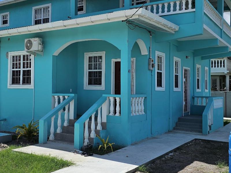 Serene Blue Villa Hide Away - image 1