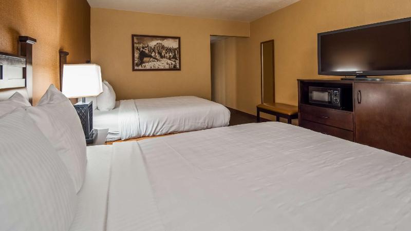 Deluxe Queen Room with Two Queen Beds - Disability Access image 4