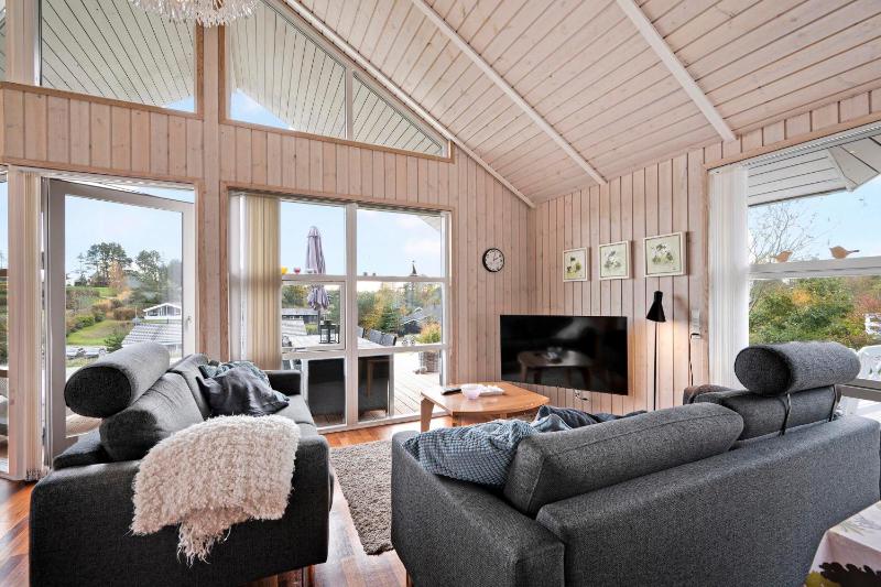 Nice Home In Ebeltoft With 2 Bedrooms And Internet - image 13