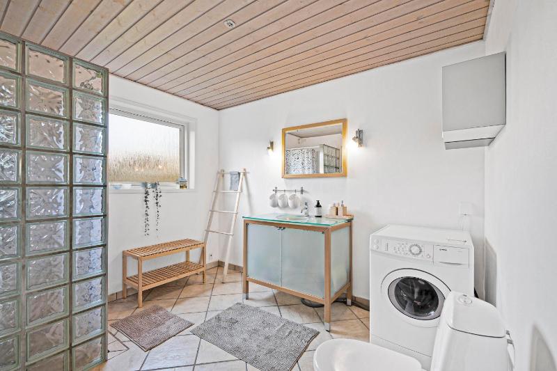 Nice Home In Ebeltoft With 2 Bedrooms And Internet - image 14