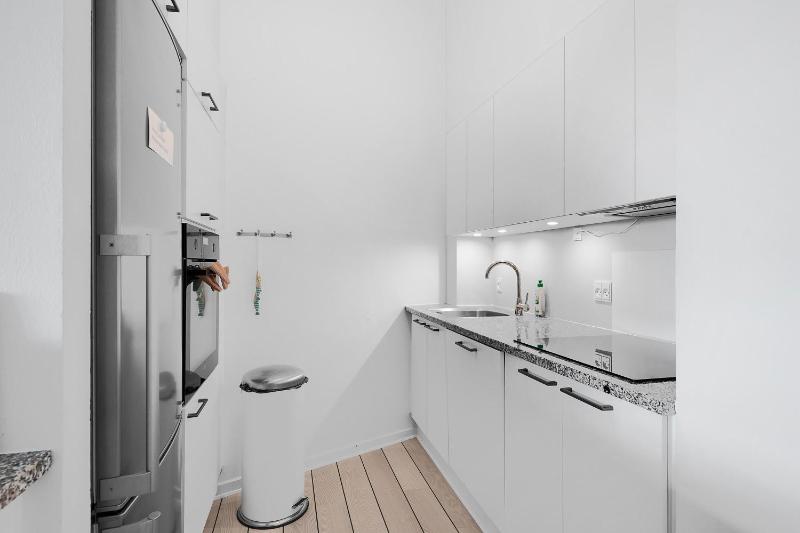 Beautiful First-Row Apartment With Stunning Panoramic Views Of Ebeltoft Cove - image 5