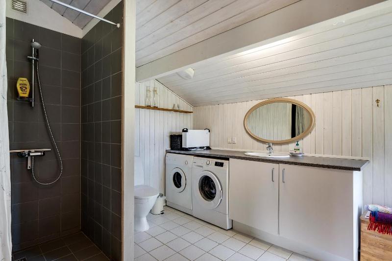 Cozy And Well-Appointed Summer House Close To A Great Bathing Beach - image 17