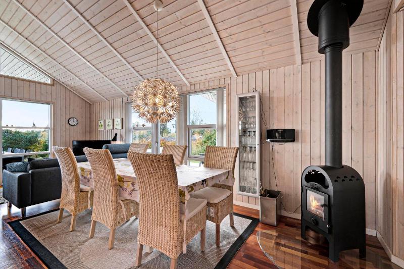 Nice Home In Ebeltoft With 2 Bedrooms And Internet - image 6