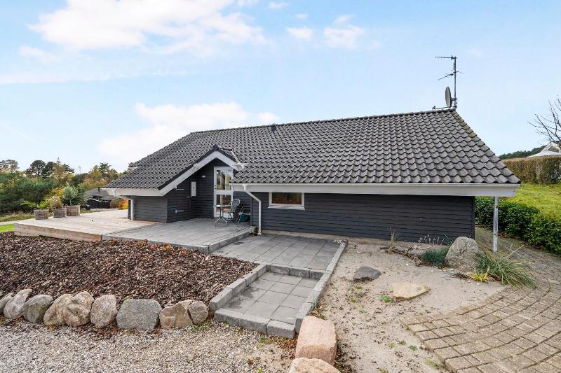 Nice Home In Ebeltoft With 2 Bedrooms And Internet - image 3