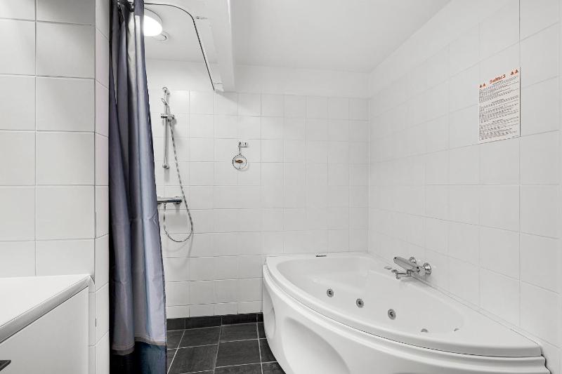 Beautiful First-Row Apartment With Stunning Panoramic Views Of Ebeltoft Cove - image 18