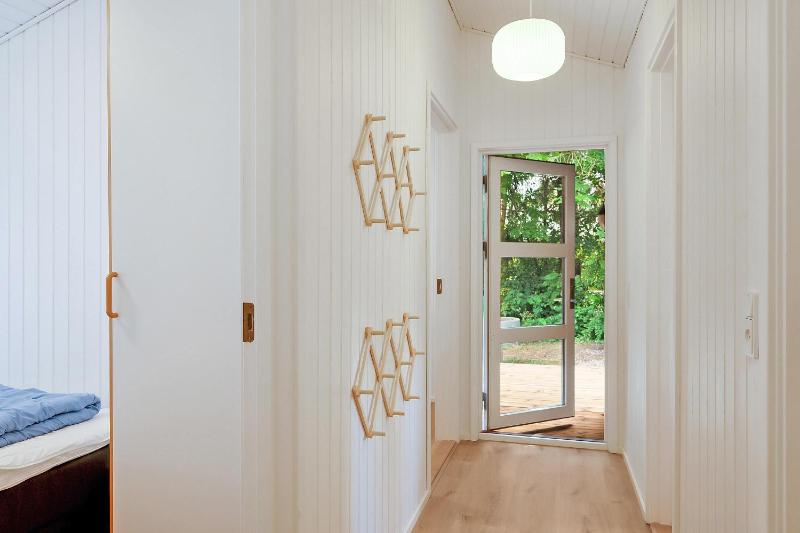 Awesome Home In Ebeltoft With 3 Bedrooms Internet And Sauna - image 2