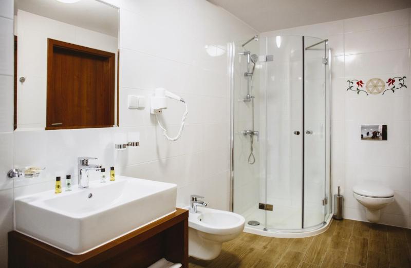 One-Bedroom Apartment with Balcony image 3