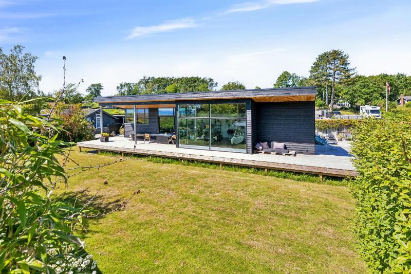 A Beautiful Holiday Home With A View Of Ebeltoft Bay And Mols Bjerge - image 9