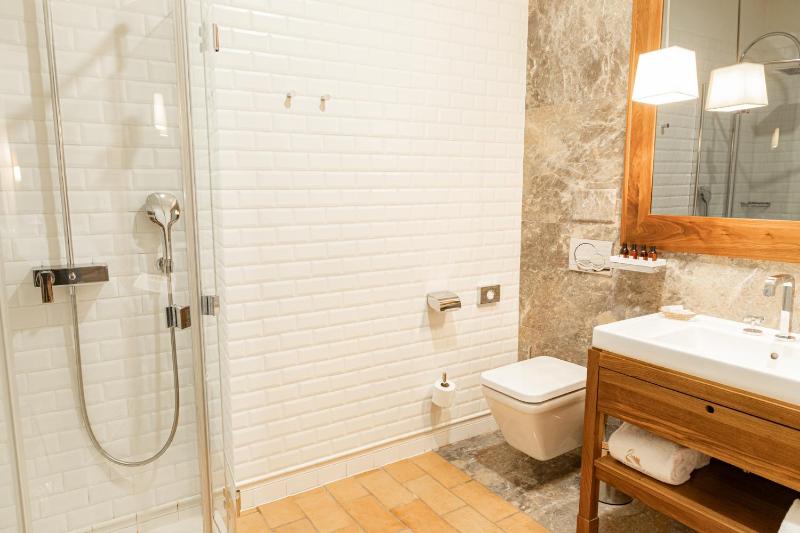 Double Room image 4