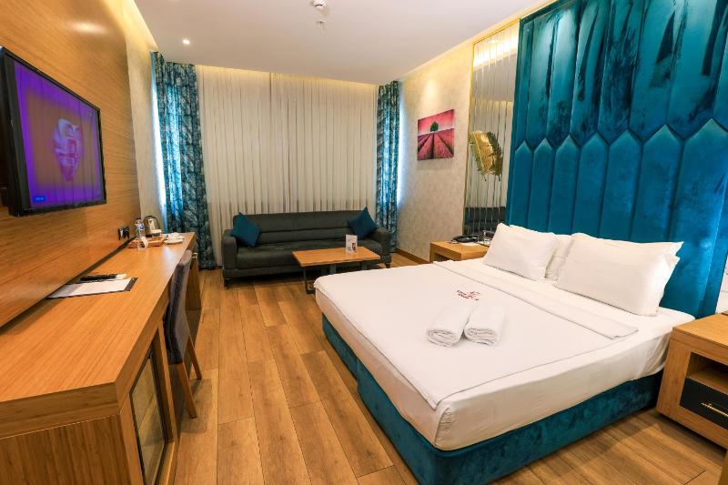 Standard Double or Twin Room image 3