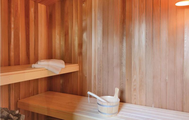 Three-Bedroom Holiday Home  image 2