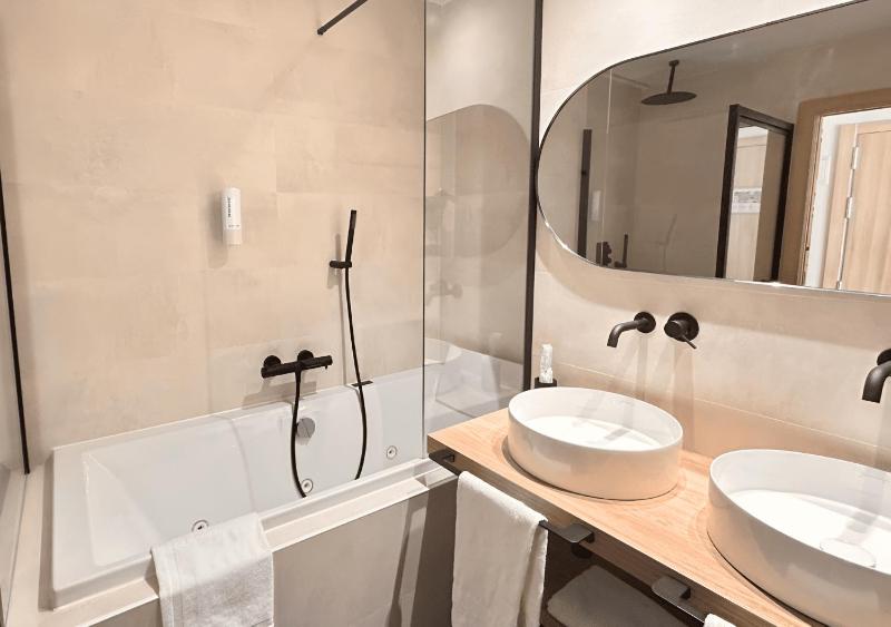 Suite with Terrace image 4