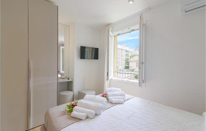 Four-Bedroom Holiday Home image 4