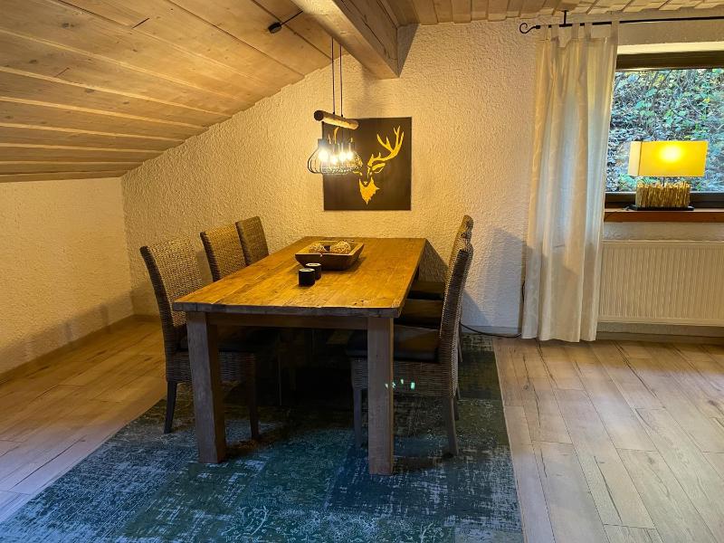 One-Bedroom Apartment with Balcony and Mountain View   image 4