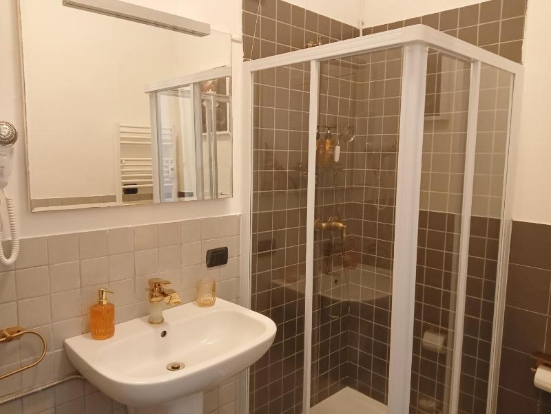 Double Room with Private Bathroom image 1