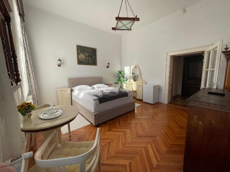 Double Room image 2