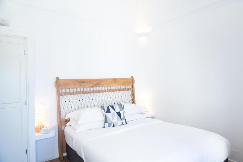 Superior Double Room with Caldera View image 4