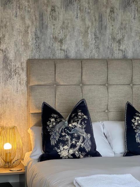 Double Room with Sea View image 2