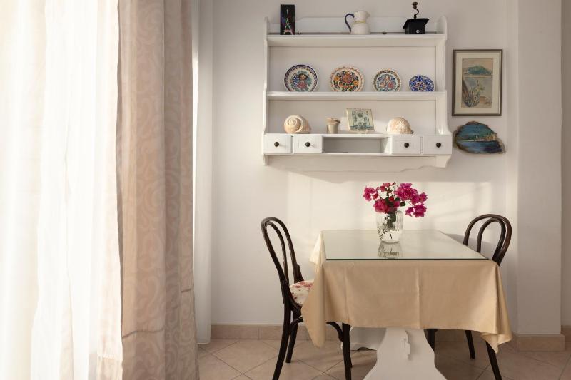 Classic One-Bedroom Apartment with Garden View image 4