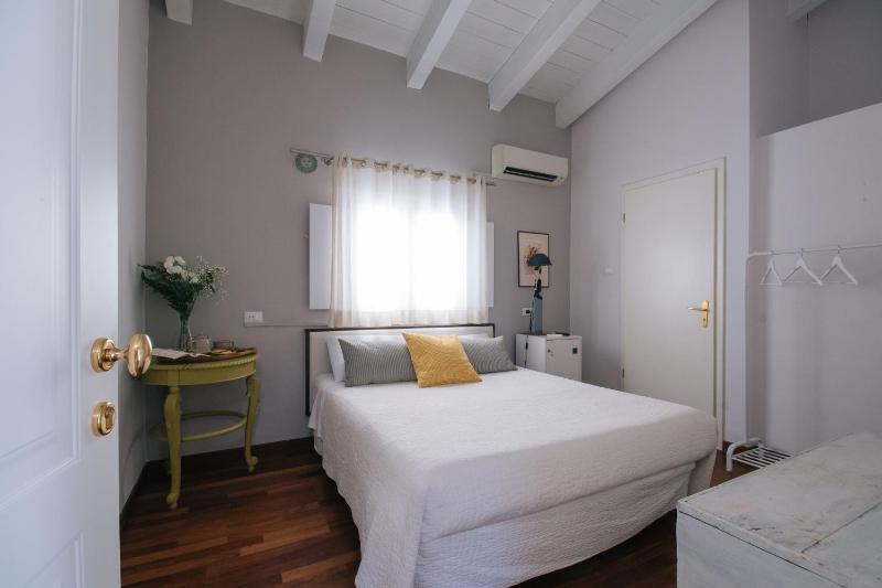 Classic Double Room image 1