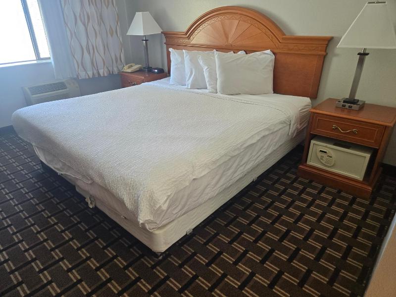 King Room - Disability Access/Non-Smoking image 1