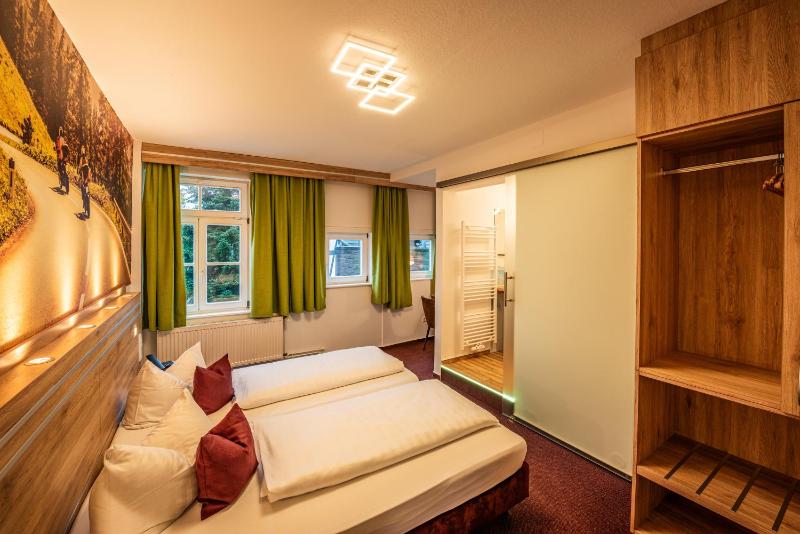 Double Room image 1