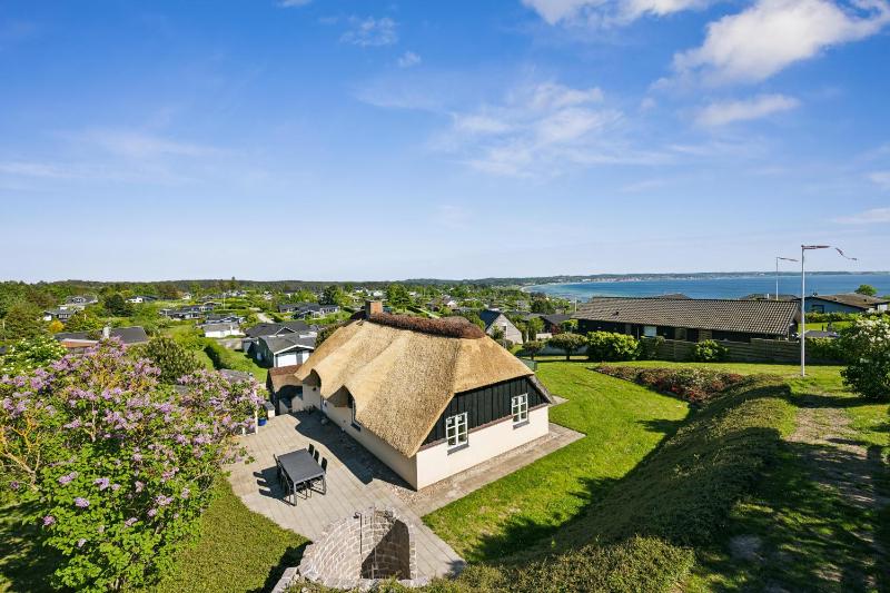 Awesome Home In Glesborg With 3 Bedrooms - image 12
