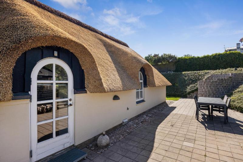 Awesome Home In Glesborg With 3 Bedrooms - image 4