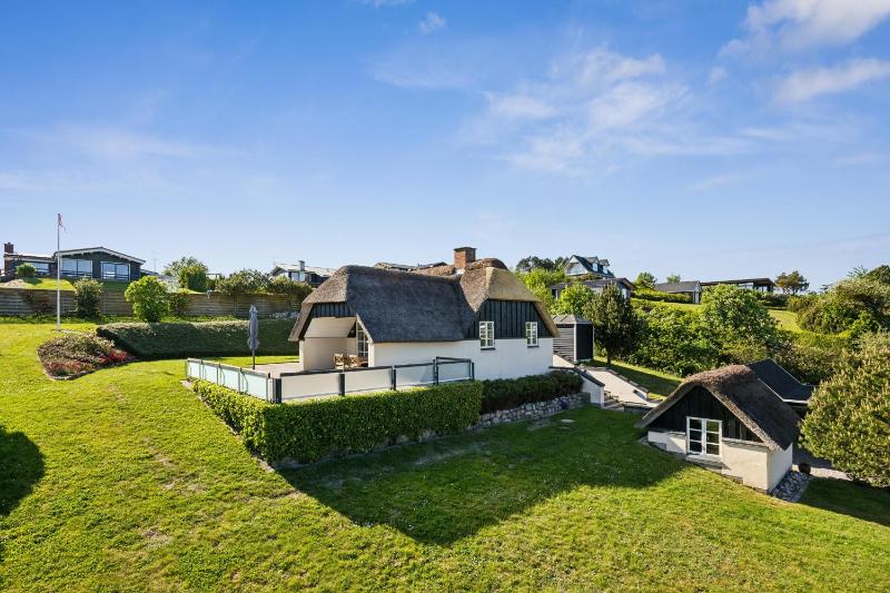 Awesome Home In Glesborg With 3 Bedrooms - image 16
