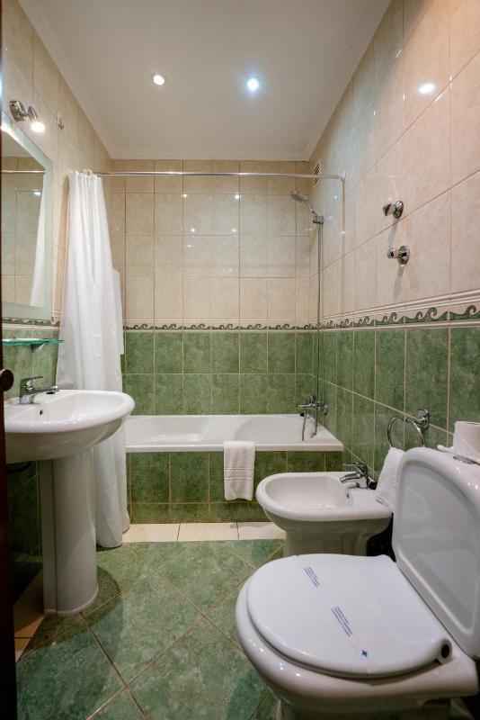 Superior Twin Room with Sea View image 4