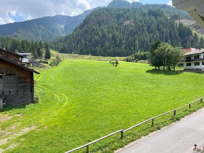 Deluxe Double Room with Balcony image 4
