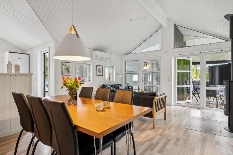 Nice Home In Ebeltoft With 3 Bedrooms Sauna And Internet - image 21