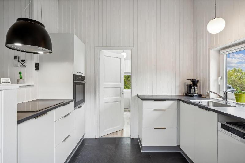 Nice Home In Ebeltoft With 3 Bedrooms Sauna And Internet - image 22
