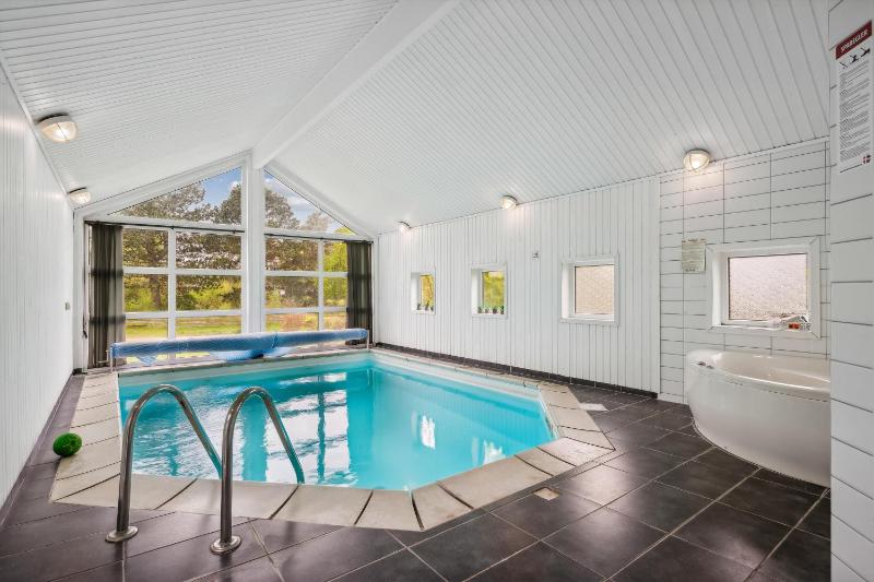 Nice Home In Ebeltoft With 3 Bedrooms Sauna And Internet - image 6