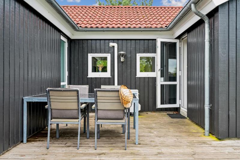 Nice Home In Ebeltoft With 3 Bedrooms Sauna And Internet - image 8